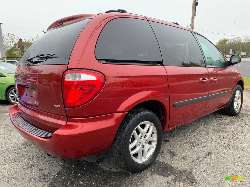 2007 Caravan SXT - Inferno Red Crystal Pearl / Dark Khaki/Light Graystone photo #3