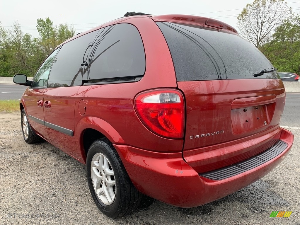 2007 Caravan SXT - Inferno Red Crystal Pearl / Dark Khaki/Light Graystone photo #6
