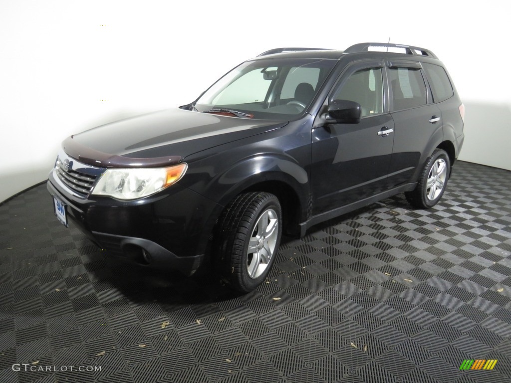 2010 Forester 2.5 X Premium - Obsidian Black Pearl / Platinum photo #8