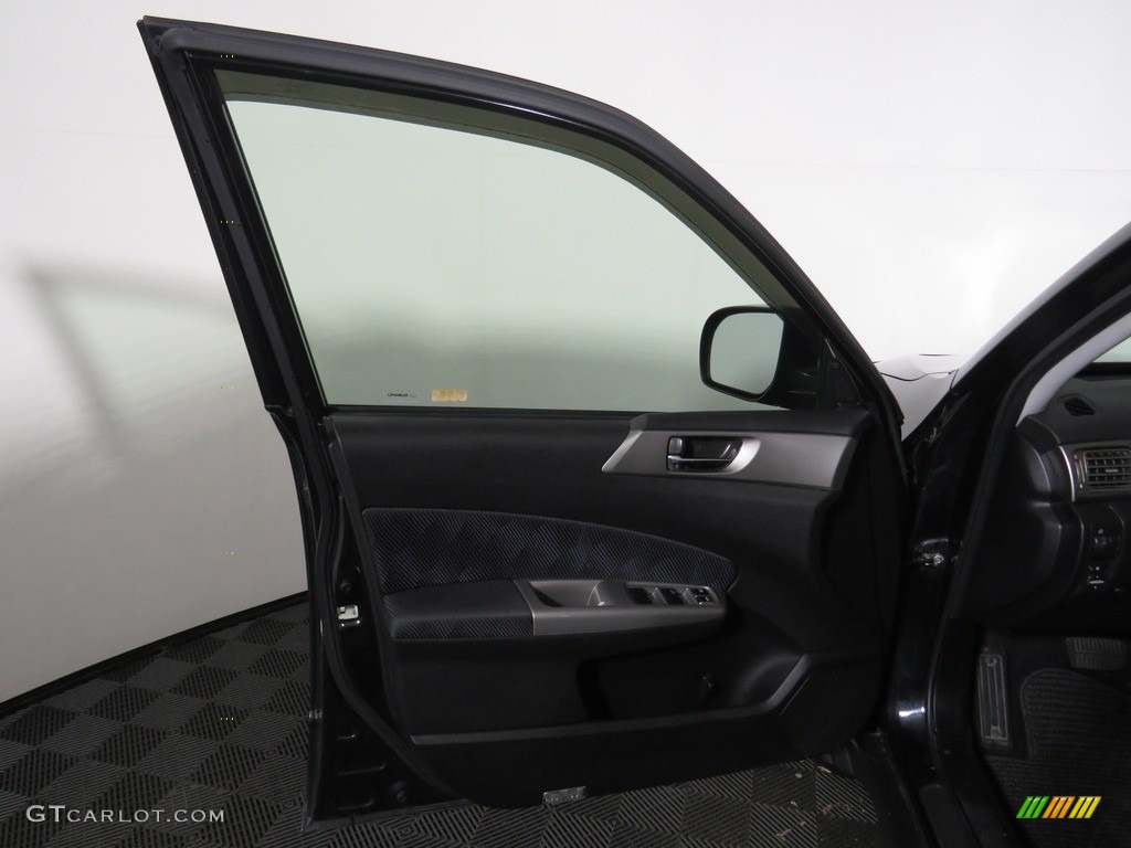2010 Forester 2.5 X Premium - Obsidian Black Pearl / Platinum photo #20