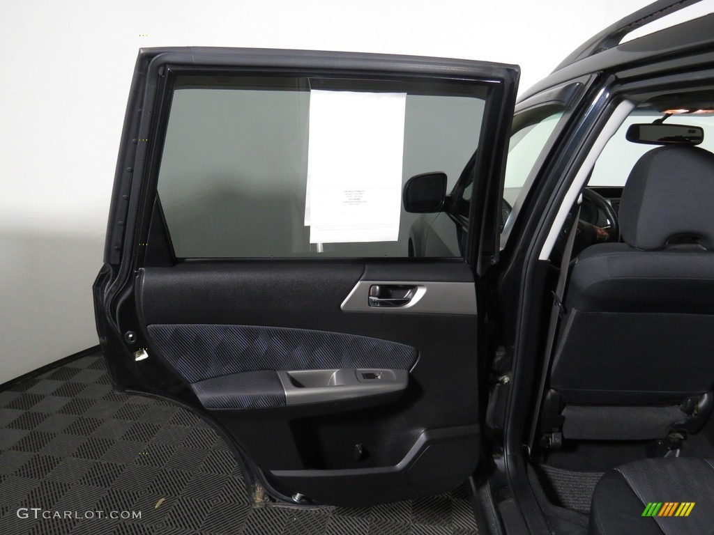 2010 Forester 2.5 X Premium - Obsidian Black Pearl / Platinum photo #24