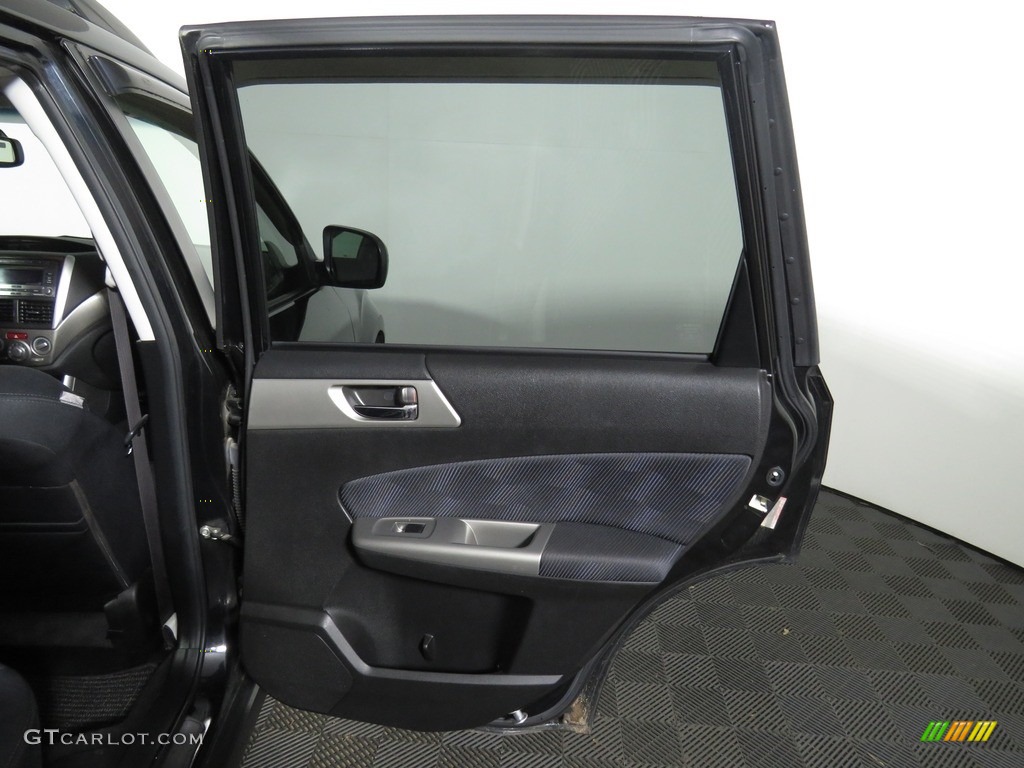 2010 Forester 2.5 X Premium - Obsidian Black Pearl / Platinum photo #26