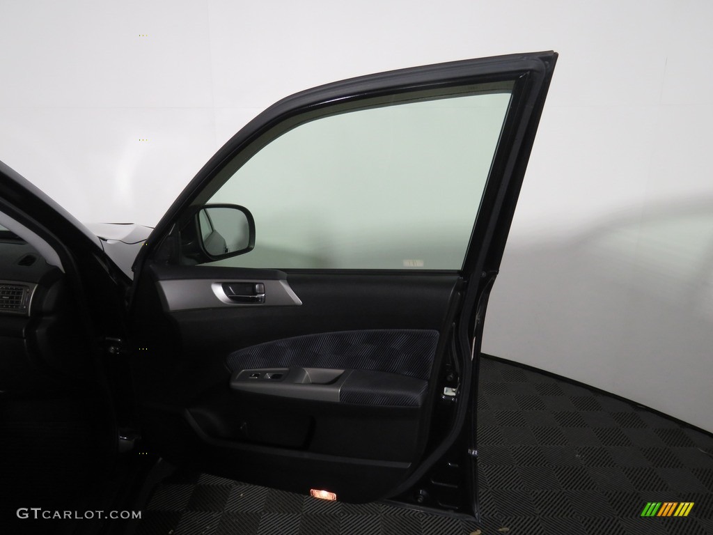 2010 Forester 2.5 X Premium - Obsidian Black Pearl / Platinum photo #28