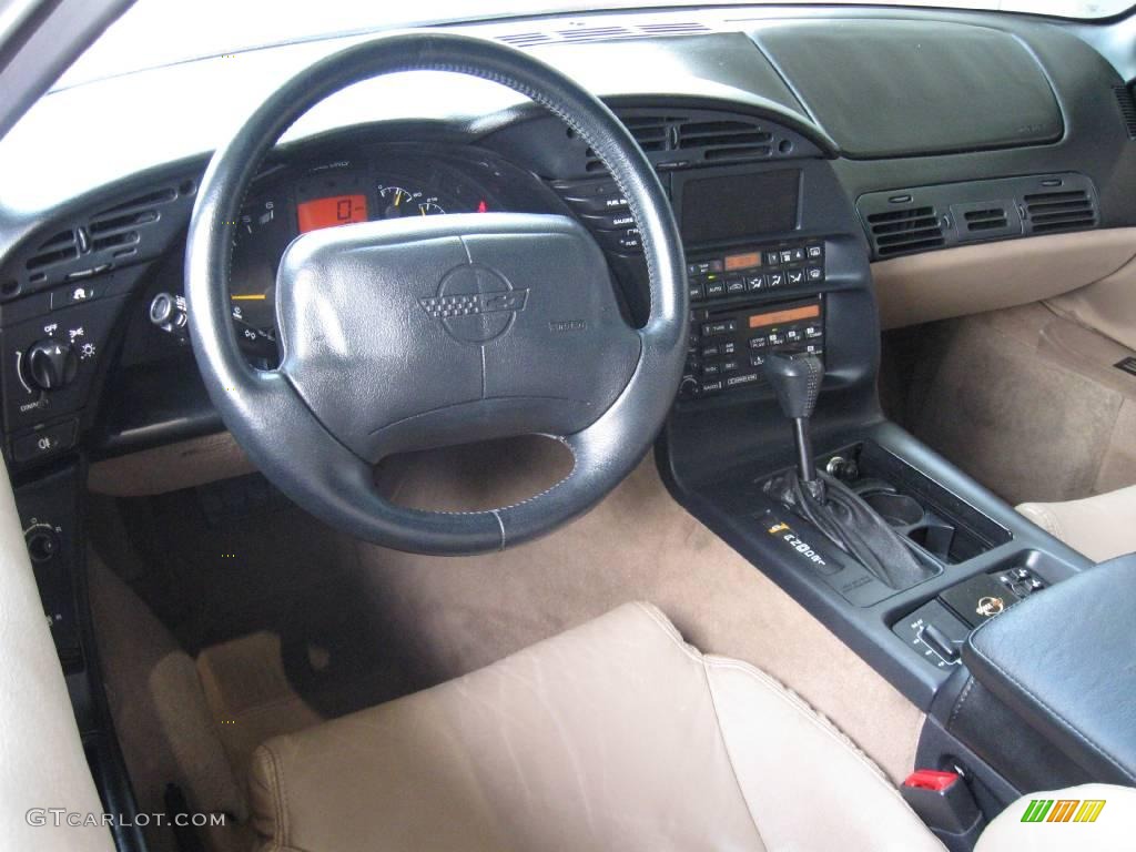 1996 Corvette Coupe - Torch Red / Light Beige photo #13
