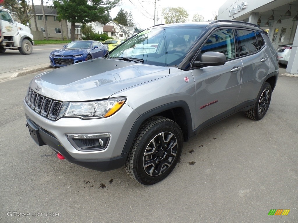 2019 Compass Trailhawk 4x4 - Billet Silver Metallic / Black/Ruby photo #1