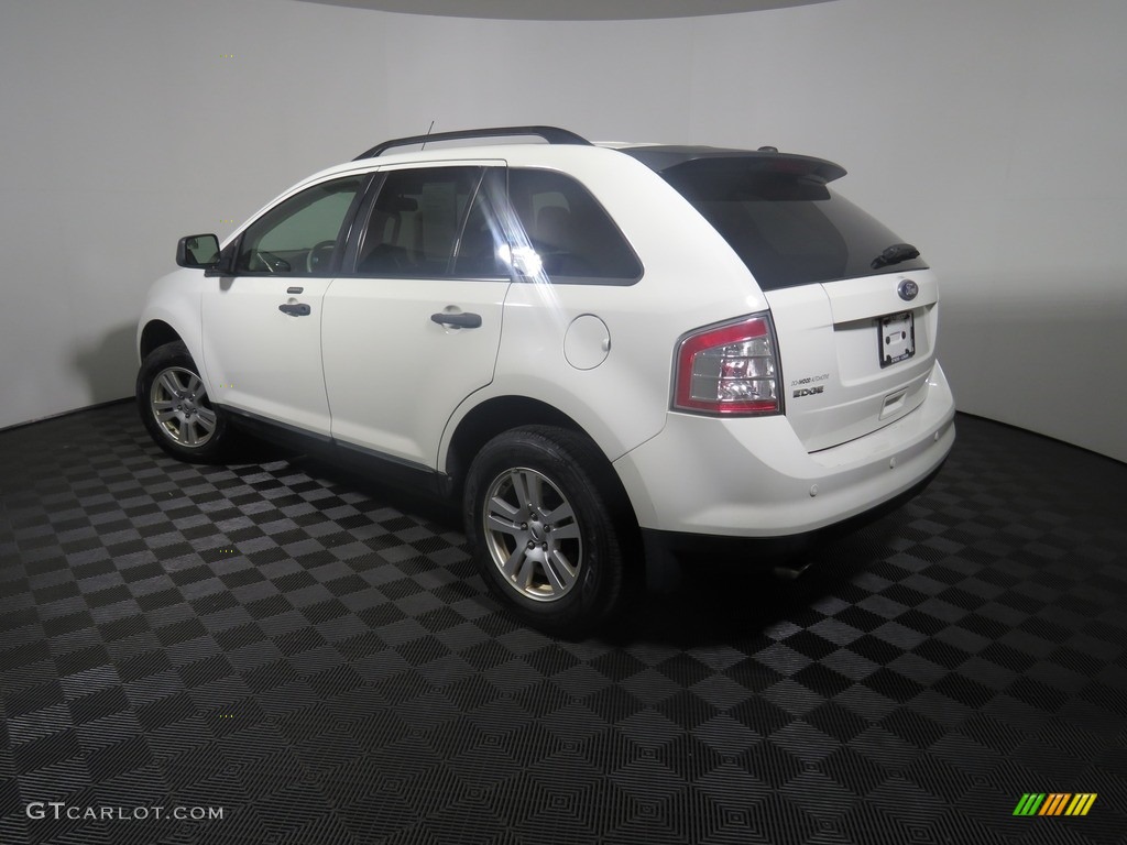 2010 Edge SE - White Suede / Medium Light Stone photo #9