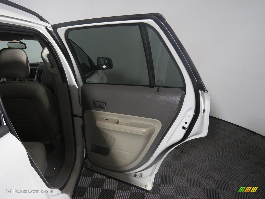 2010 Edge SE - White Suede / Medium Light Stone photo #25