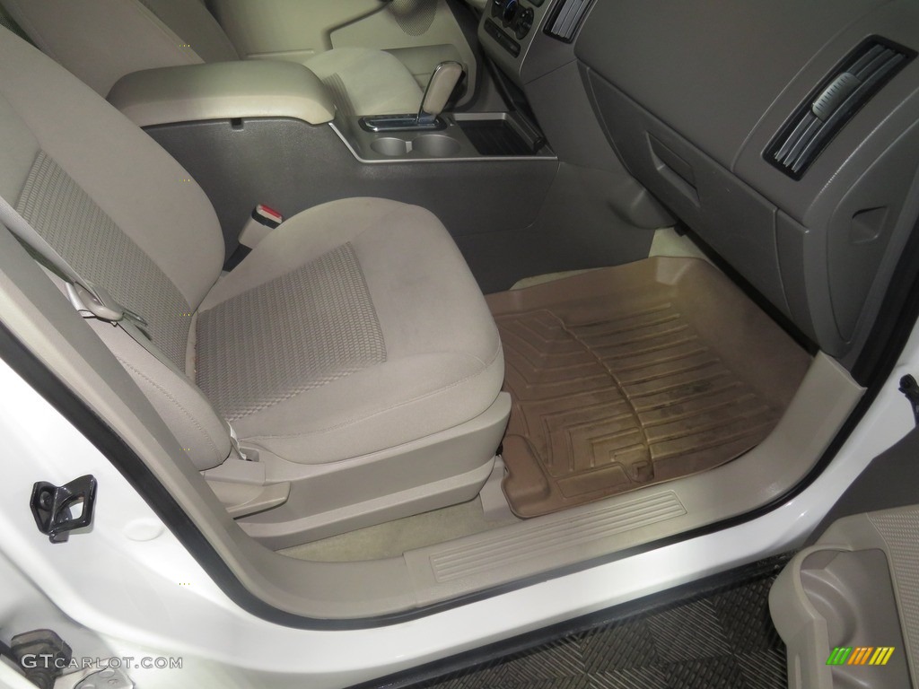 2010 Edge SE - White Suede / Medium Light Stone photo #28