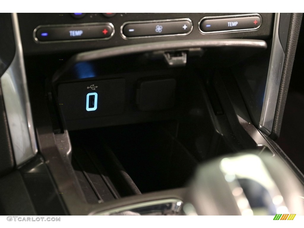 2019 Explorer Limited 4WD - Agate Black / Medium Black photo #16