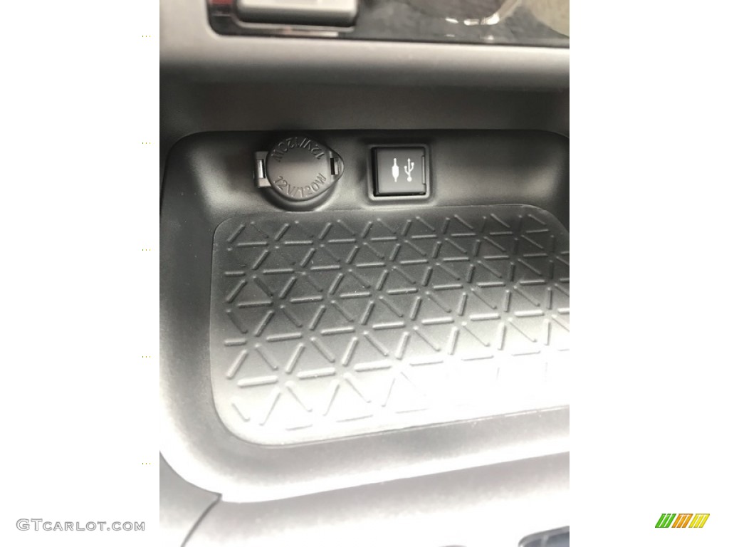 2019 RAV4 XLE AWD - Magnetic Gray Metallic / Black photo #36