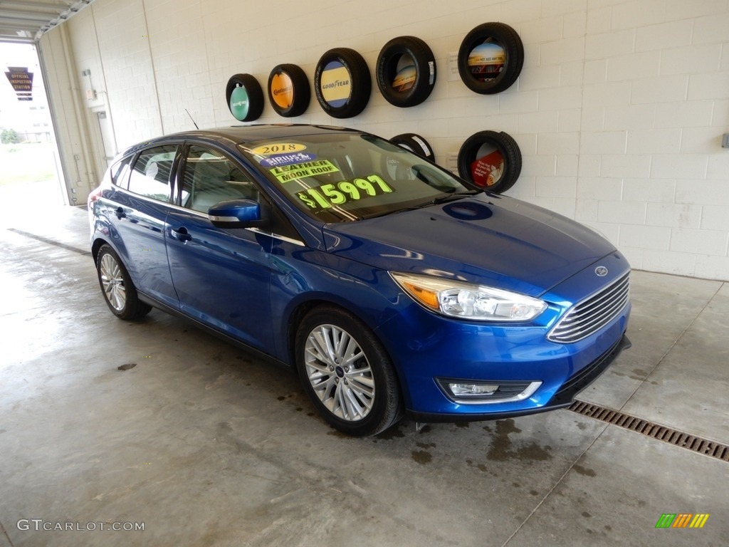 2018 Focus Titanium Hatch - Lightning Blue / Medium Soft Ceramic photo #1