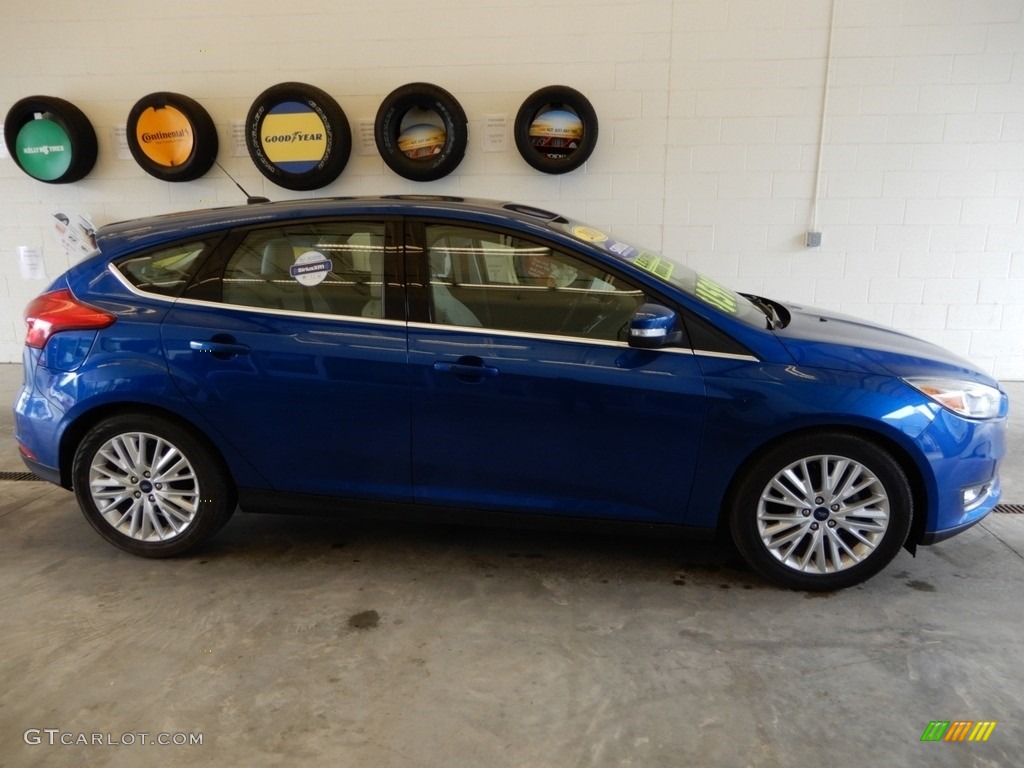 2018 Focus Titanium Hatch - Lightning Blue / Medium Soft Ceramic photo #3