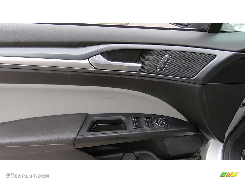 2015 Fusion S - Ingot Silver Metallic / Earth Gray photo #12