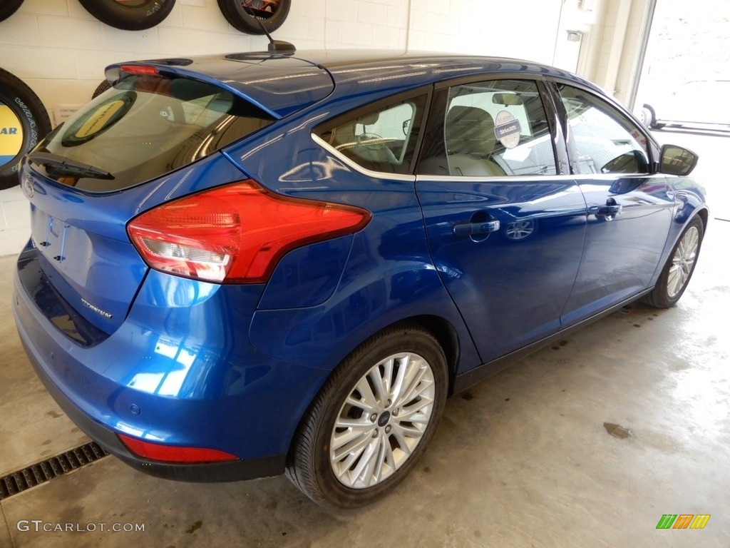 2018 Focus Titanium Hatch - Lightning Blue / Medium Soft Ceramic photo #4