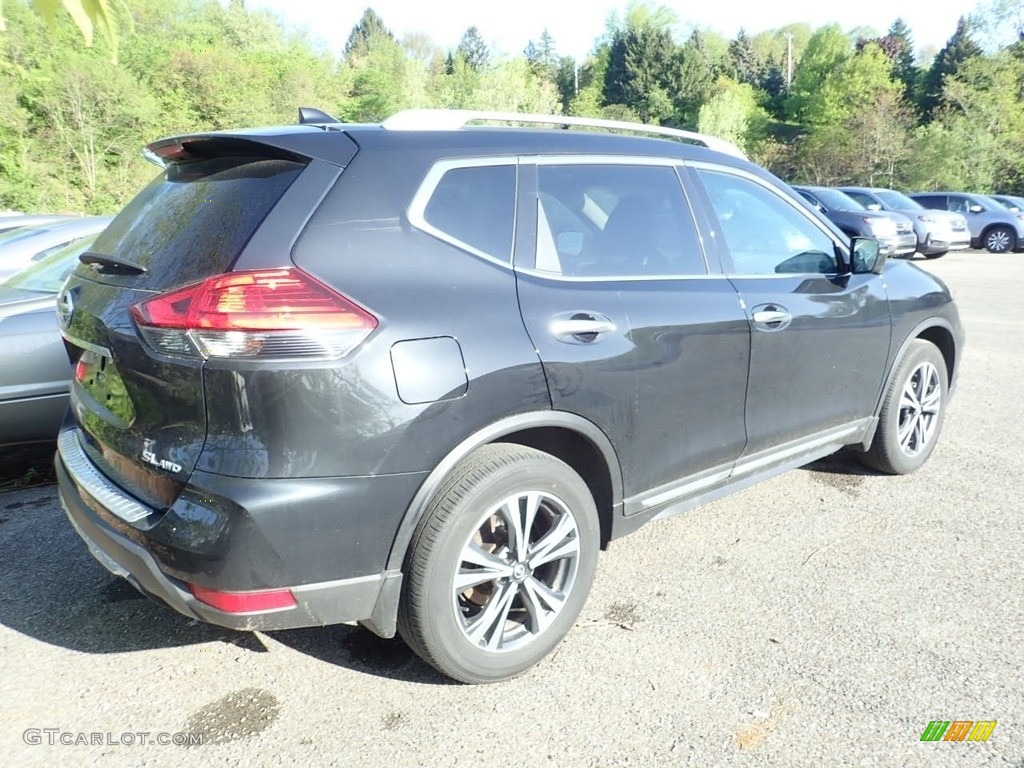 2017 Rogue SL AWD - Magnetic Black / Charcoal photo #3