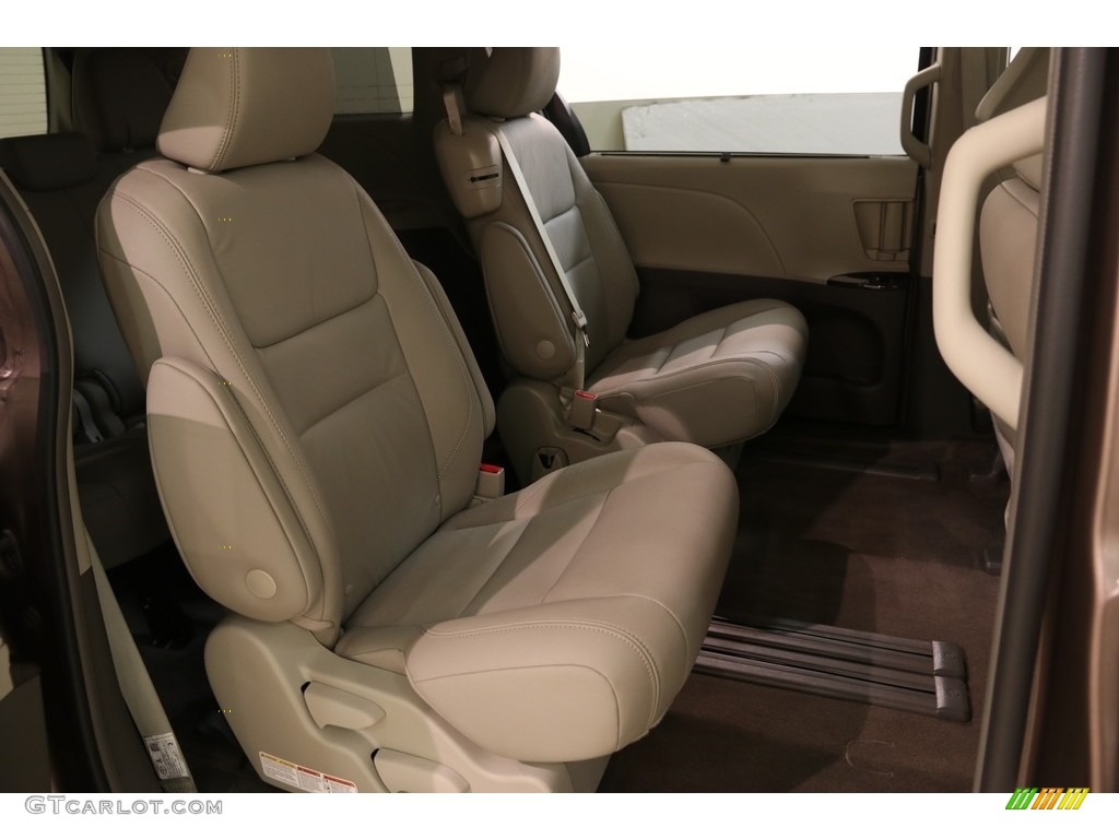 2019 Sienna XLE - Toasted Walnut Pearl / Dark Bisque photo #17