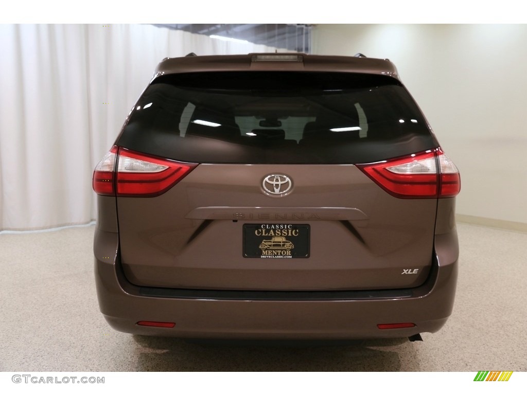 2019 Sienna XLE - Toasted Walnut Pearl / Dark Bisque photo #20