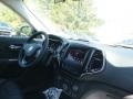 Sting-Gray - Cherokee Latitude Plus 4x4 Photo No. 11