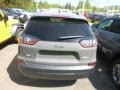 Sting-Gray - Cherokee Latitude Plus 4x4 Photo No. 4