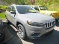 Sting-Gray - Cherokee Latitude Plus 4x4 Photo No. 6
