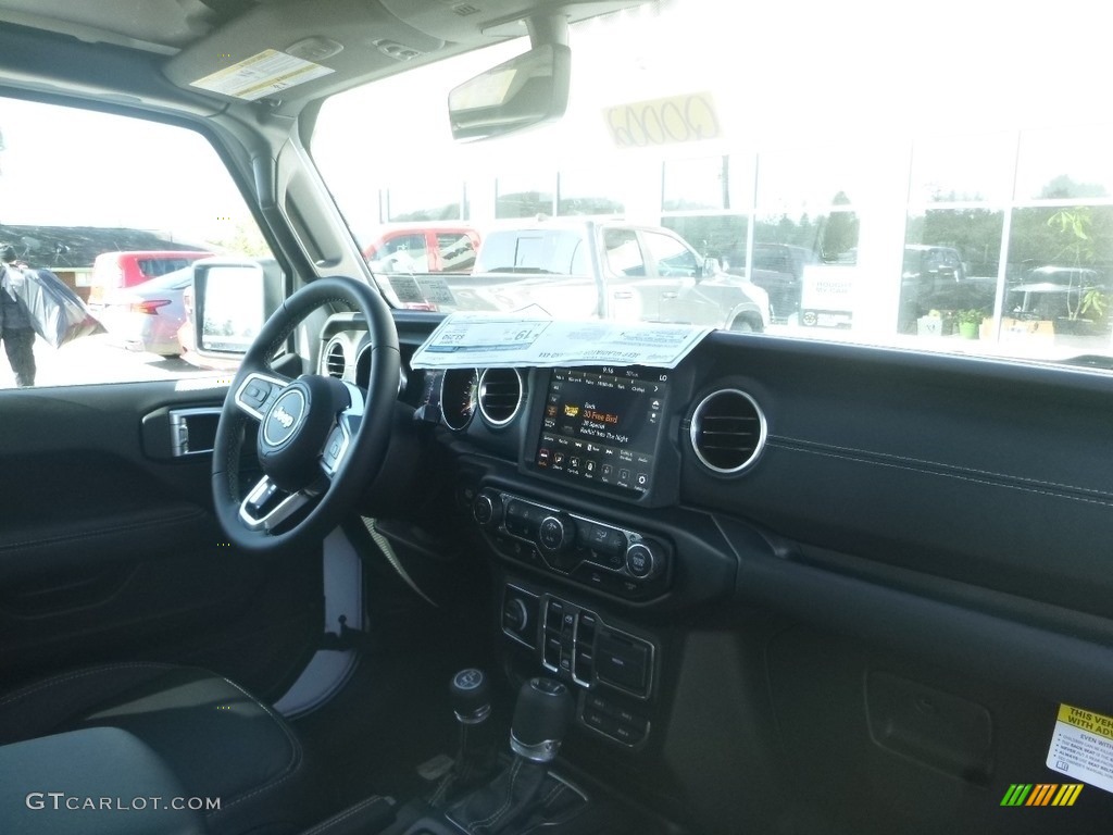 2020 Jeep Gladiator Overland 4x4 Black Dashboard Photo #133232670