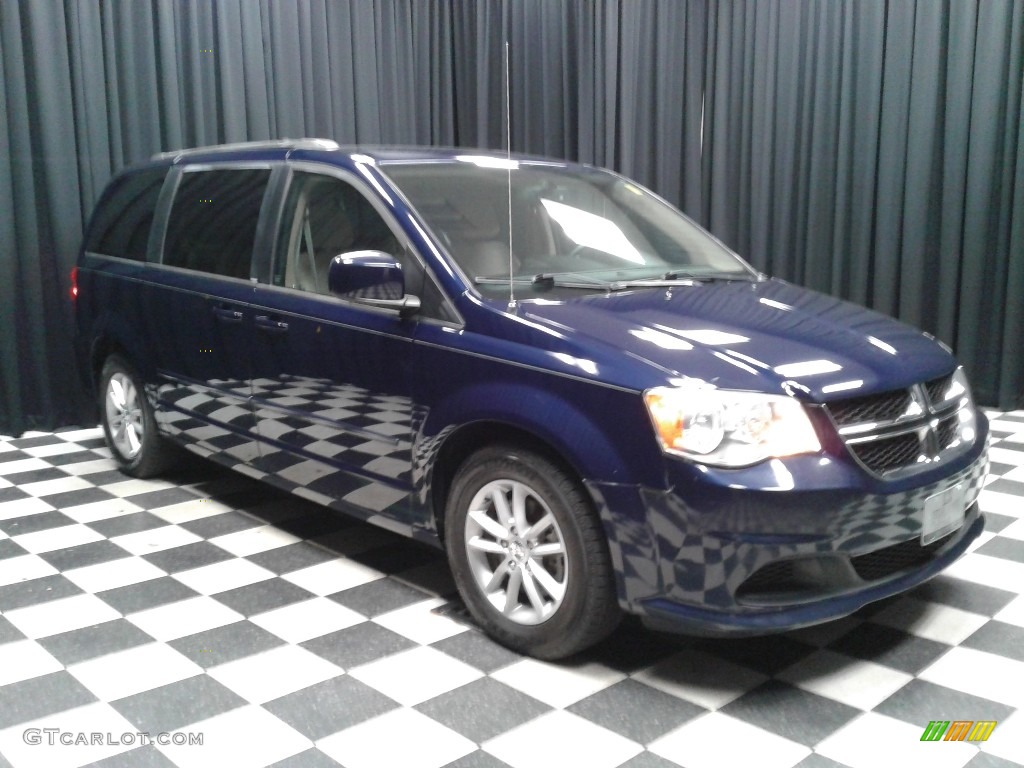 2014 Grand Caravan SXT - True Blue Pearl / Black/Sandstorm photo #4