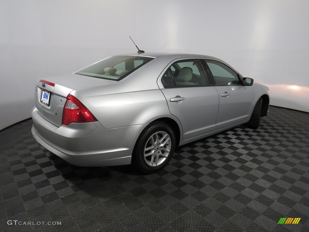 2010 Fusion S - Brilliant Silver Metallic / Medium Light Stone photo #13