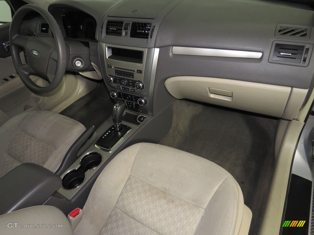 2010 Fusion S - Brilliant Silver Metallic / Medium Light Stone photo #25