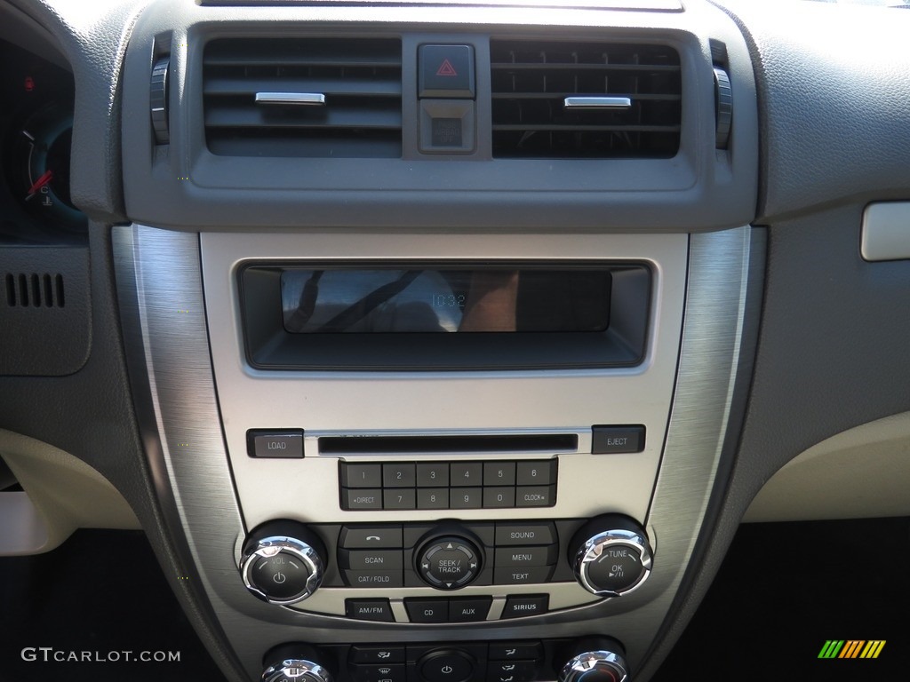 2010 Fusion S - Brilliant Silver Metallic / Medium Light Stone photo #32