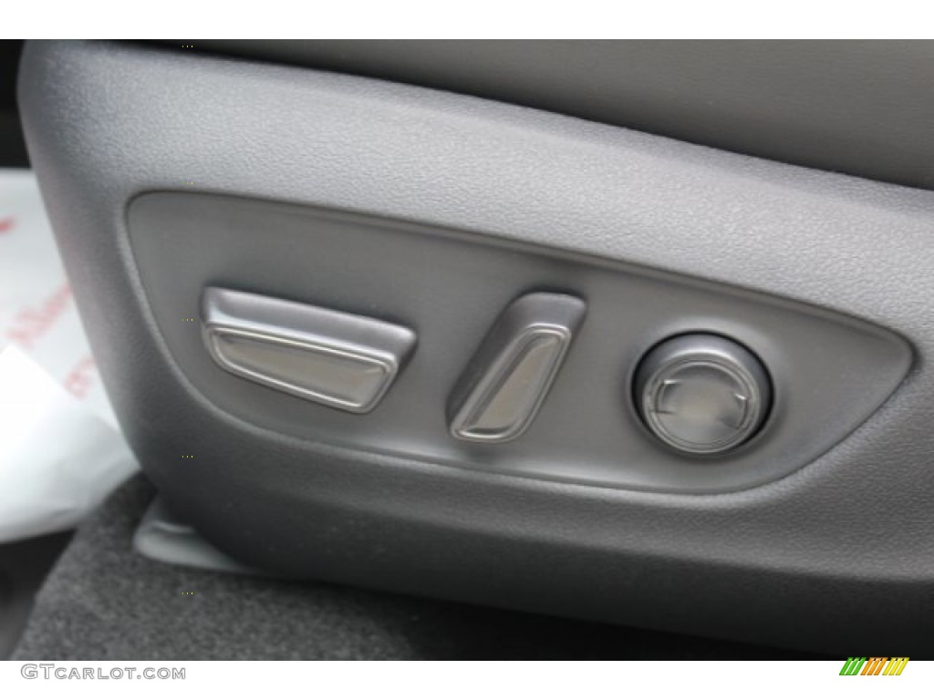 2019 RAV4 Limited - Blizzard White Pearl / Black photo #11