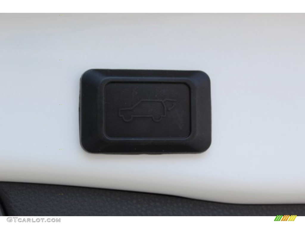 2019 RAV4 Limited - Blizzard White Pearl / Black photo #23