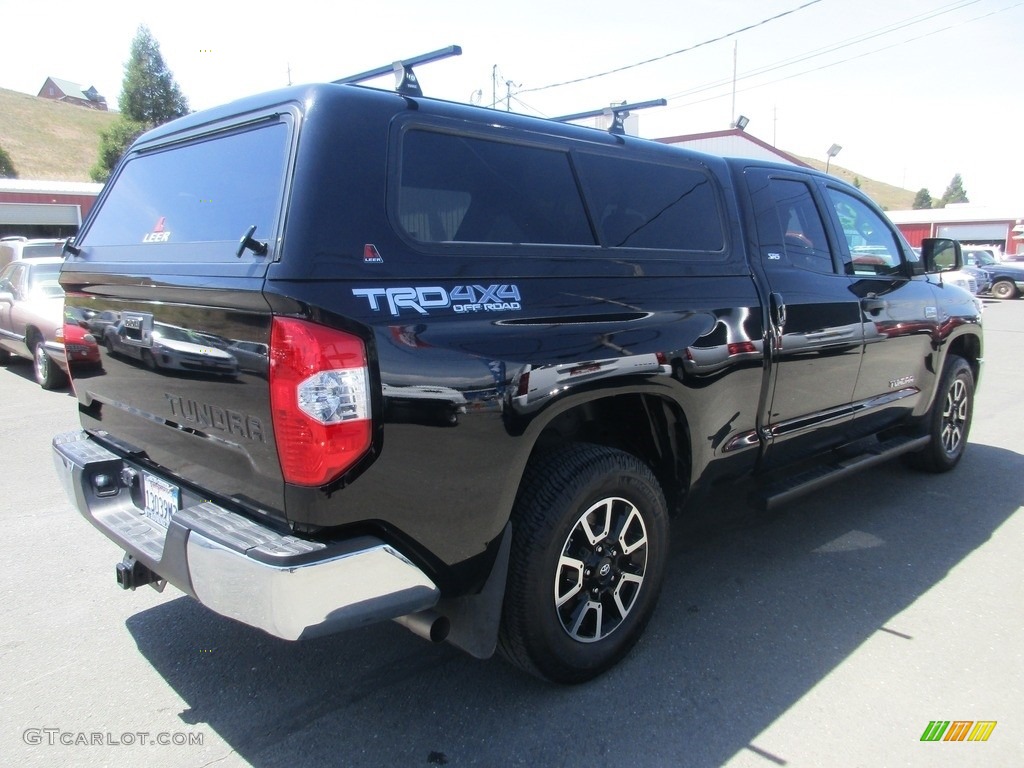 2018 Tundra SR5 Double Cab 4x4 - Midnight Black Metallic / Black photo #7