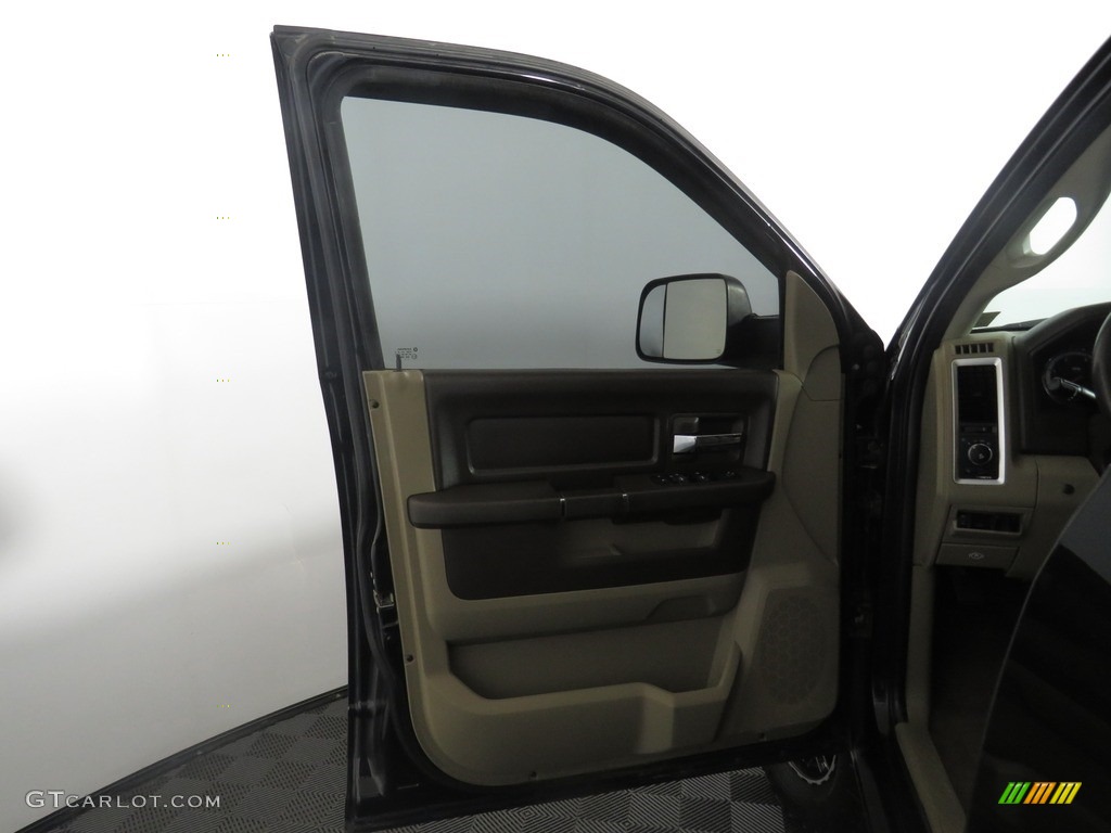 2010 Ram 2500 SLT Crew Cab 4x4 - Brilliant Black Crystal Pearl / Light Pebble Beige/Bark Brown photo #19