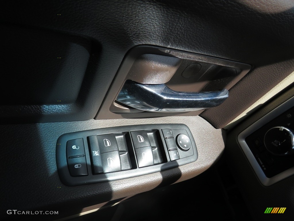2010 Ram 2500 SLT Crew Cab 4x4 - Brilliant Black Crystal Pearl / Light Pebble Beige/Bark Brown photo #32