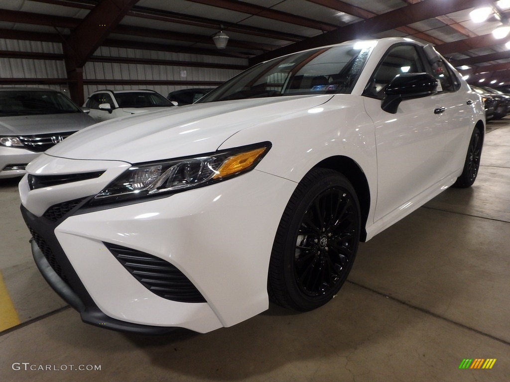 2019 Camry SE - Super White / Black photo #4