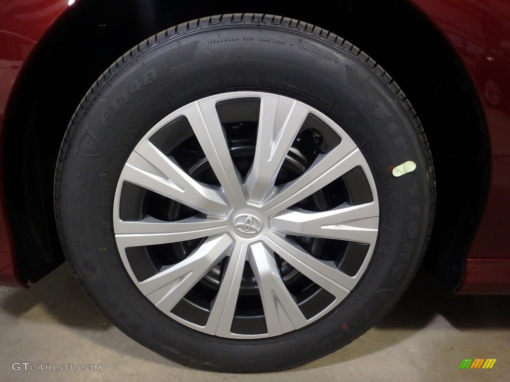 2019 Toyota Camry Hybrid LE Wheel Photos