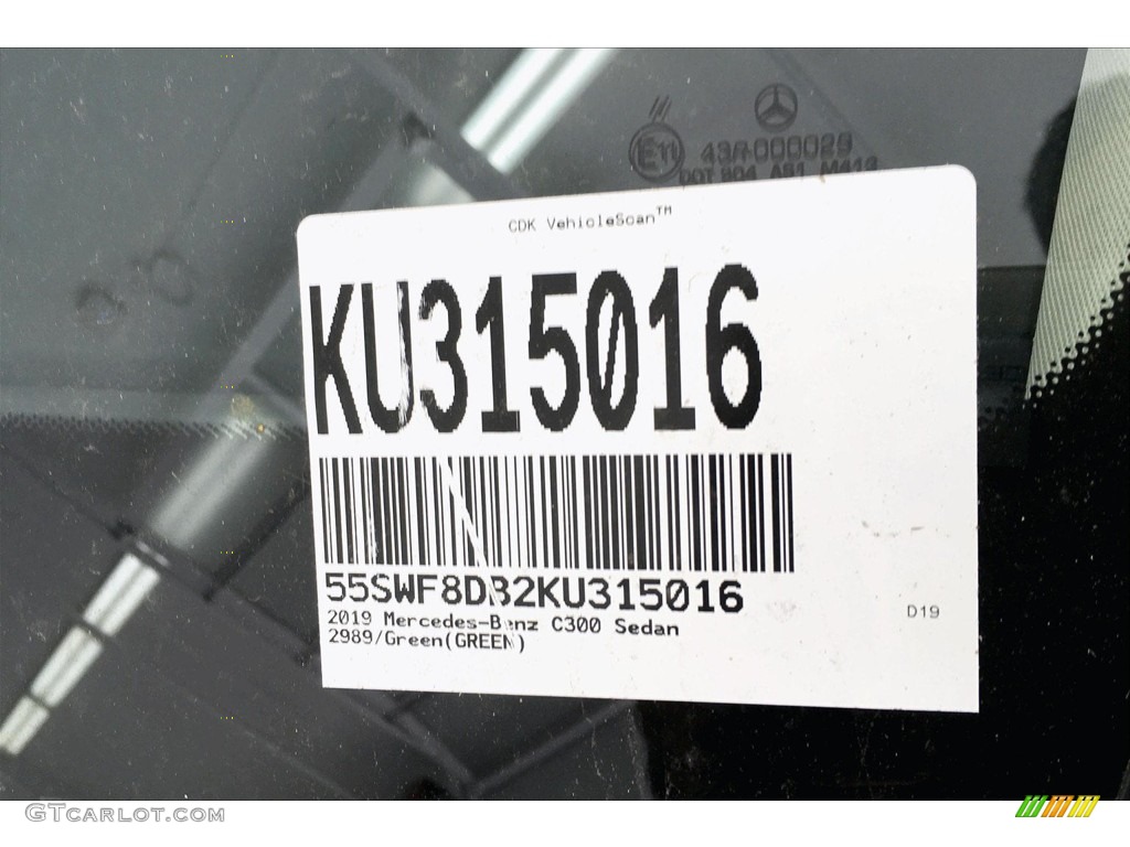 2019 C 300 Sedan - Emerald Green Metallic / Silk Beige/Black photo #11