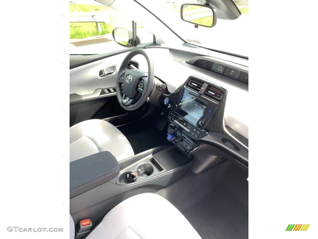 2019 Prius L Eco - Classic Silver Metallic / Moonstone photo #29