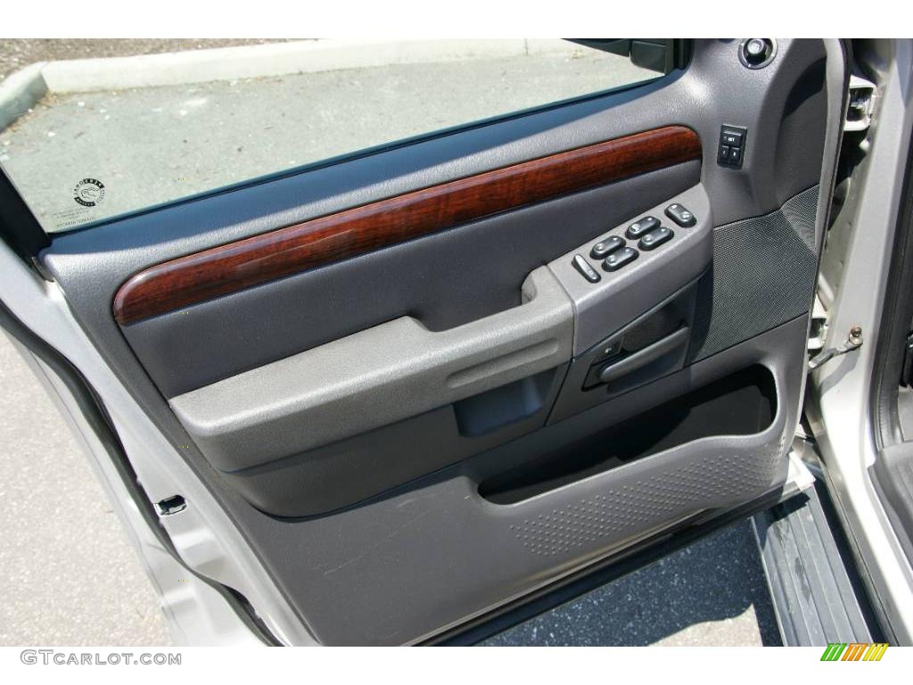 2004 Explorer Limited 4x4 - Silver Birch Metallic / Midnight Grey photo #20