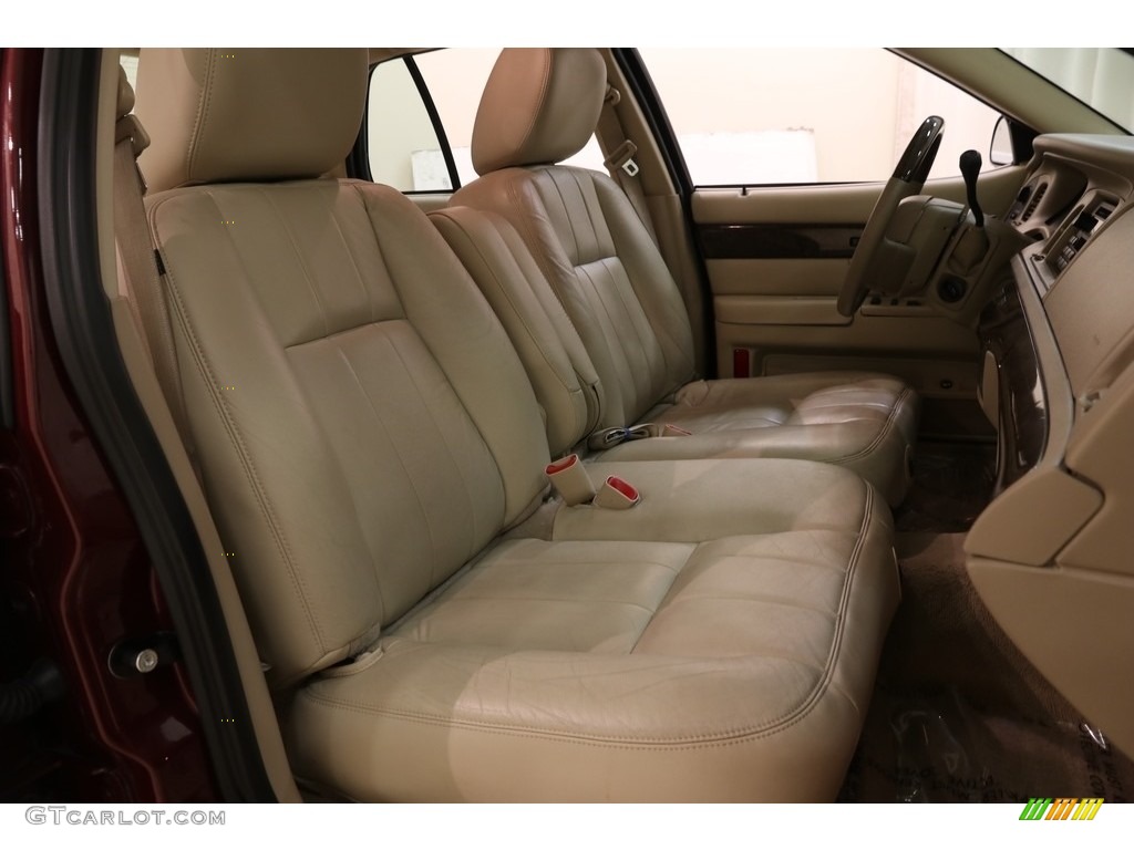 2011 Grand Marquis LS Ultimate Edition - Dark Toreador Red Metallic / Light Camel photo #14