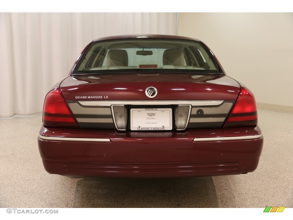 2011 Grand Marquis LS Ultimate Edition - Dark Toreador Red Metallic / Light Camel photo #18