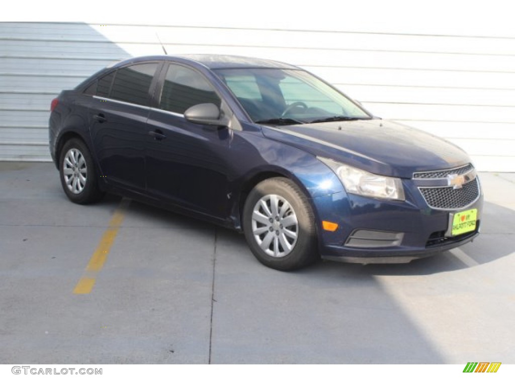 2011 Cruze LS - Imperial Blue Metallic / Jet Black/Medium Titanium photo #2