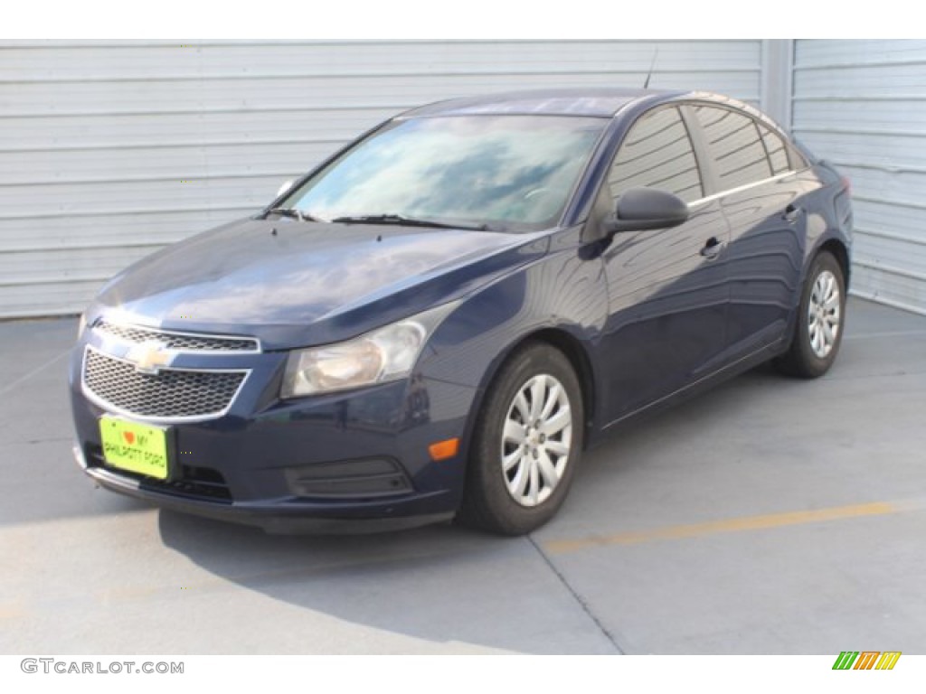2011 Cruze LS - Imperial Blue Metallic / Jet Black/Medium Titanium photo #4