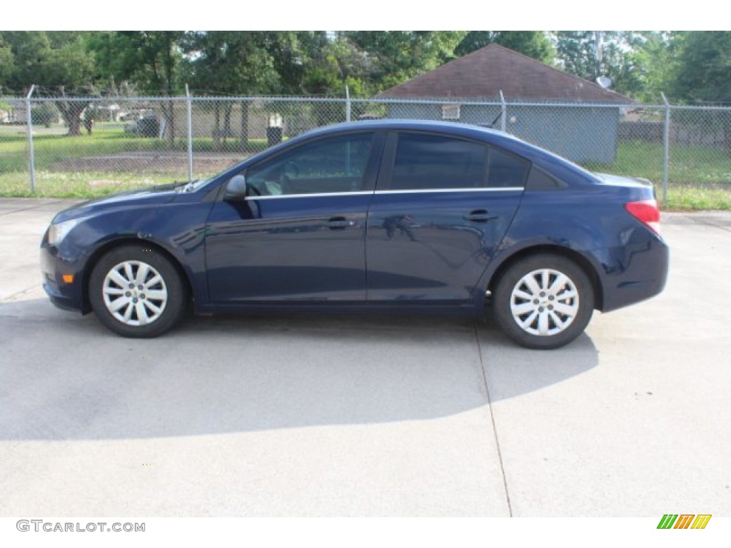 2011 Cruze LS - Imperial Blue Metallic / Jet Black/Medium Titanium photo #6