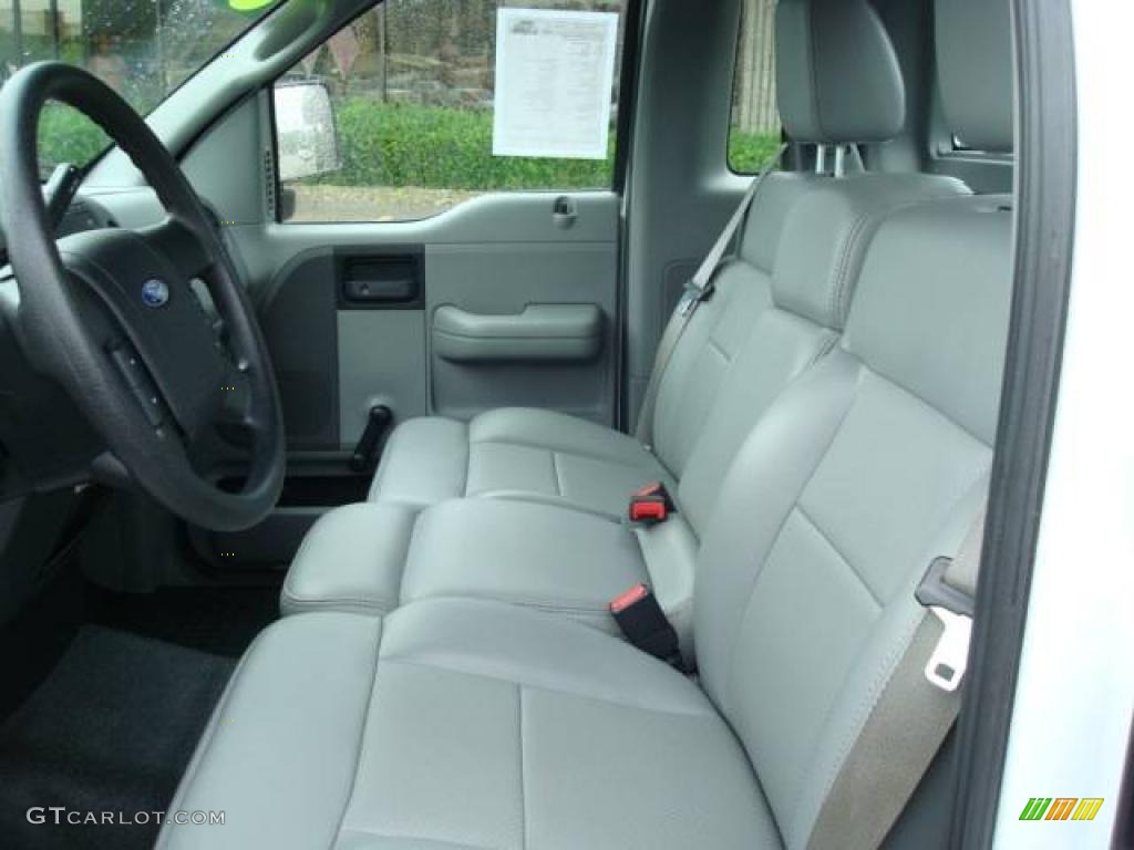 2006 F150 XL Regular Cab - Oxford White / Medium Flint photo #7