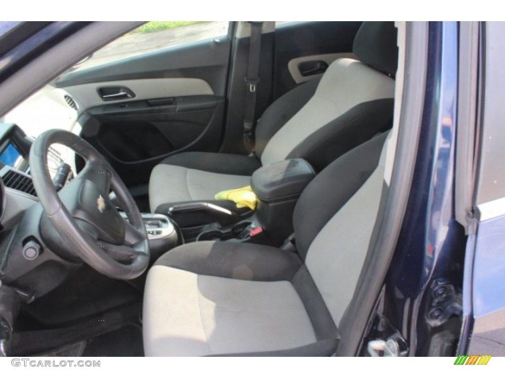 2011 Cruze LS - Imperial Blue Metallic / Jet Black/Medium Titanium photo #12