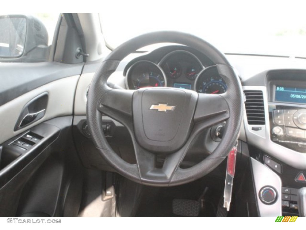 2011 Cruze LS - Imperial Blue Metallic / Jet Black/Medium Titanium photo #18