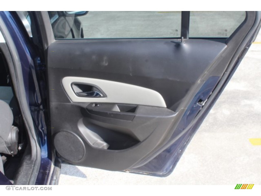 2011 Cruze LS - Imperial Blue Metallic / Jet Black/Medium Titanium photo #19