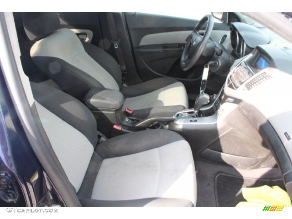 2011 Cruze LS - Imperial Blue Metallic / Jet Black/Medium Titanium photo #22