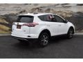 Super White - RAV4 XLE Photo No. 3